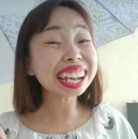 嘴巴嘟嘟的网红,网络红人的魅力与影响力